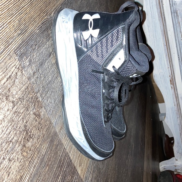 Unisex Under Armour Basketball Shoes. Worn once. - Picture 2 of 5